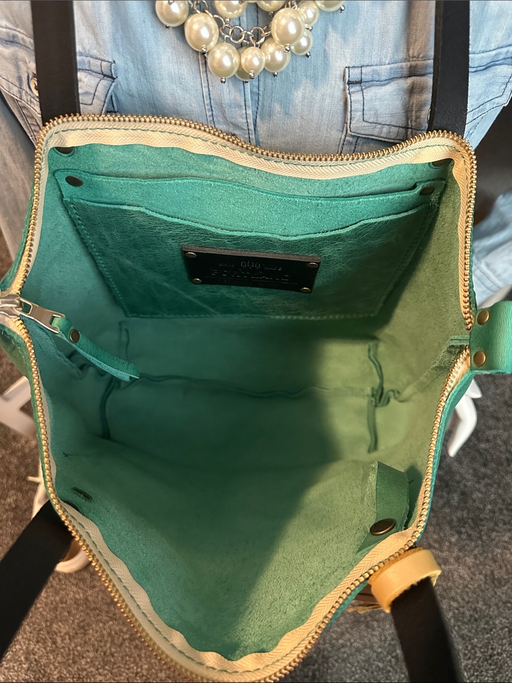 PLG reef medium zipper tote champagne ๐พ jumbo tassel - Picture 8 of 10